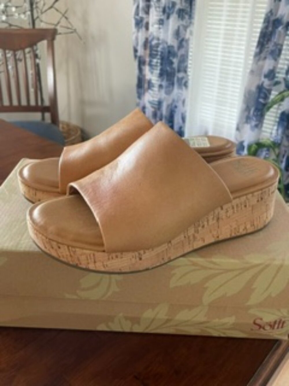 Sofft Fawn Slide Sandal in Caramel. Womes US Size 6.5